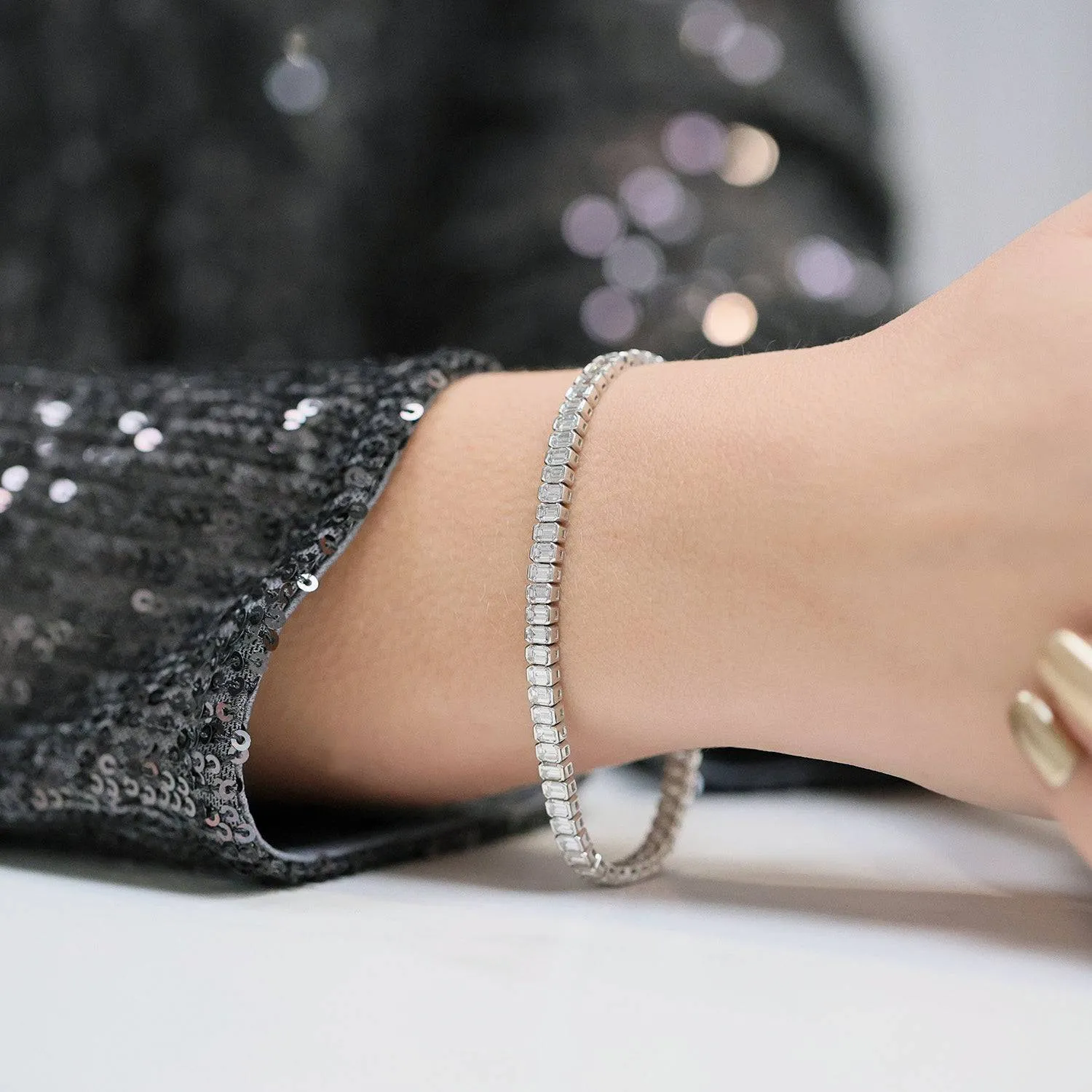 18ct White Gold Emerald Cut Diamond Rubover Set Bracelet