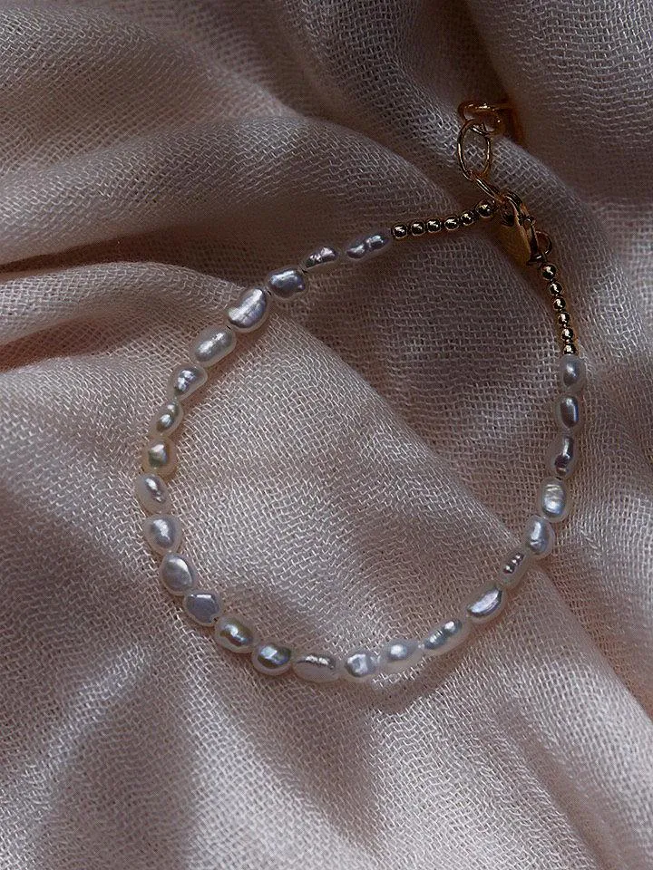 Dainty White Pearl Bracelet - Maile