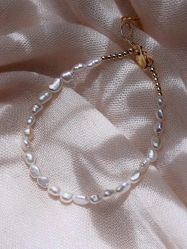 Dainty White Pearl Bracelet - Maile
