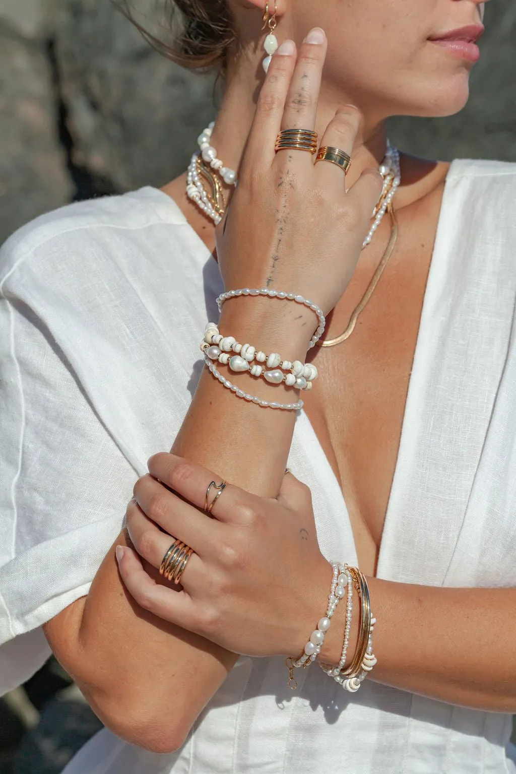 Dainty White Pearl Bracelet - Maile