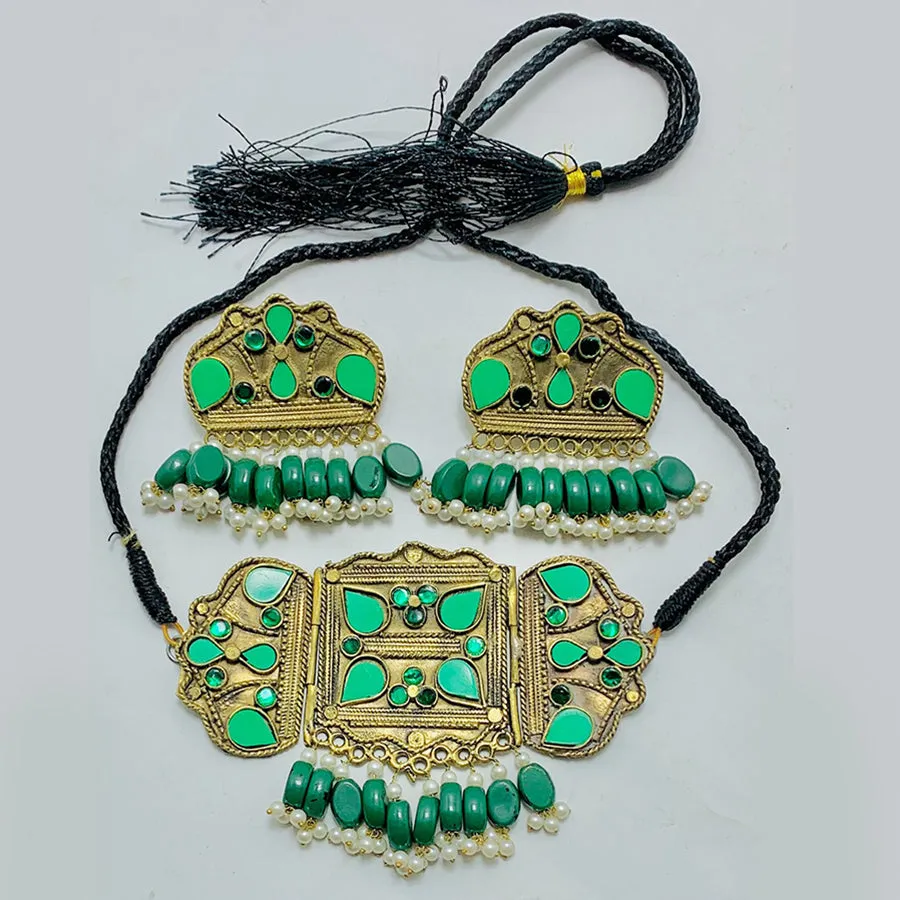 Green Amulet Choker Necklace With Earrings