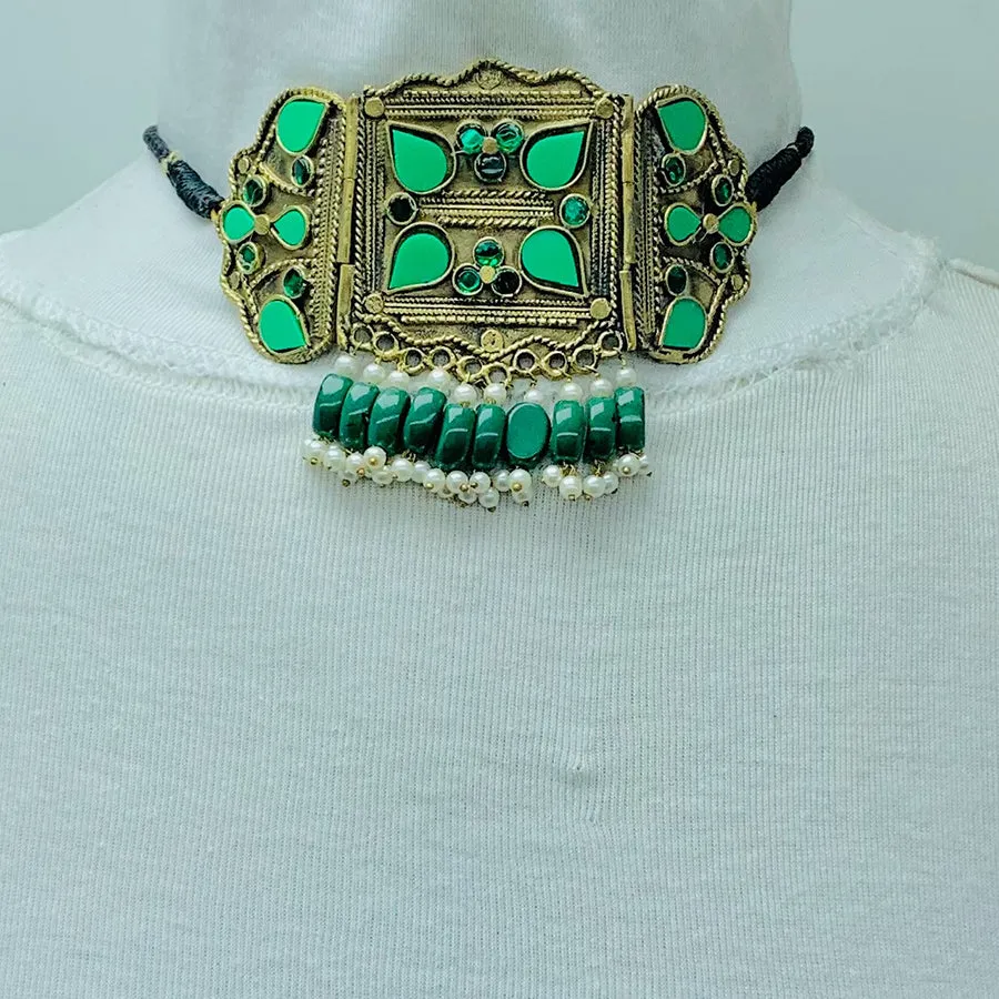 Green Amulet Choker Necklace With Earrings