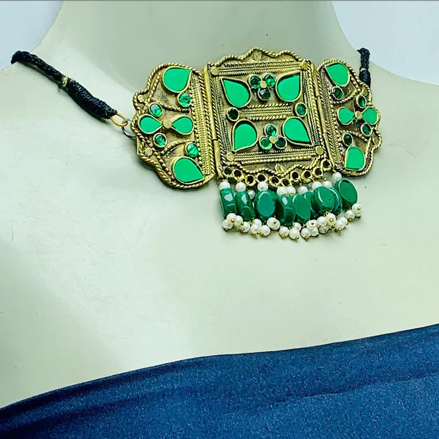 Green Amulet Choker Necklace With Earrings