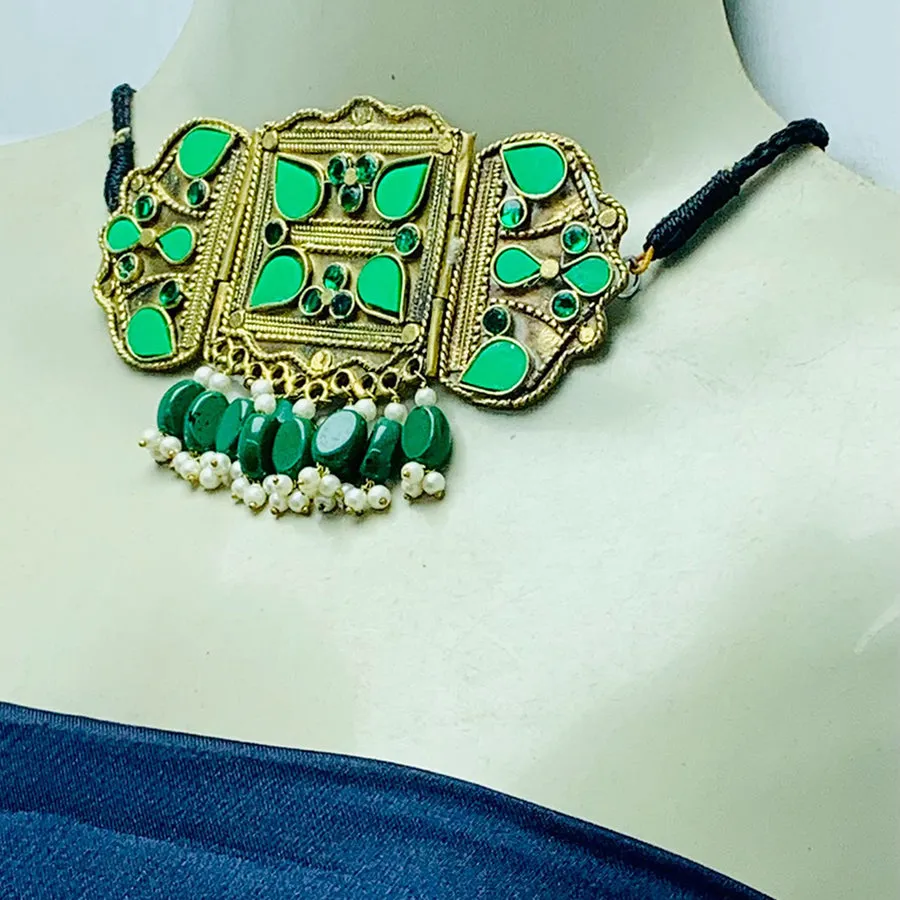 Green Amulet Choker Necklace With Earrings