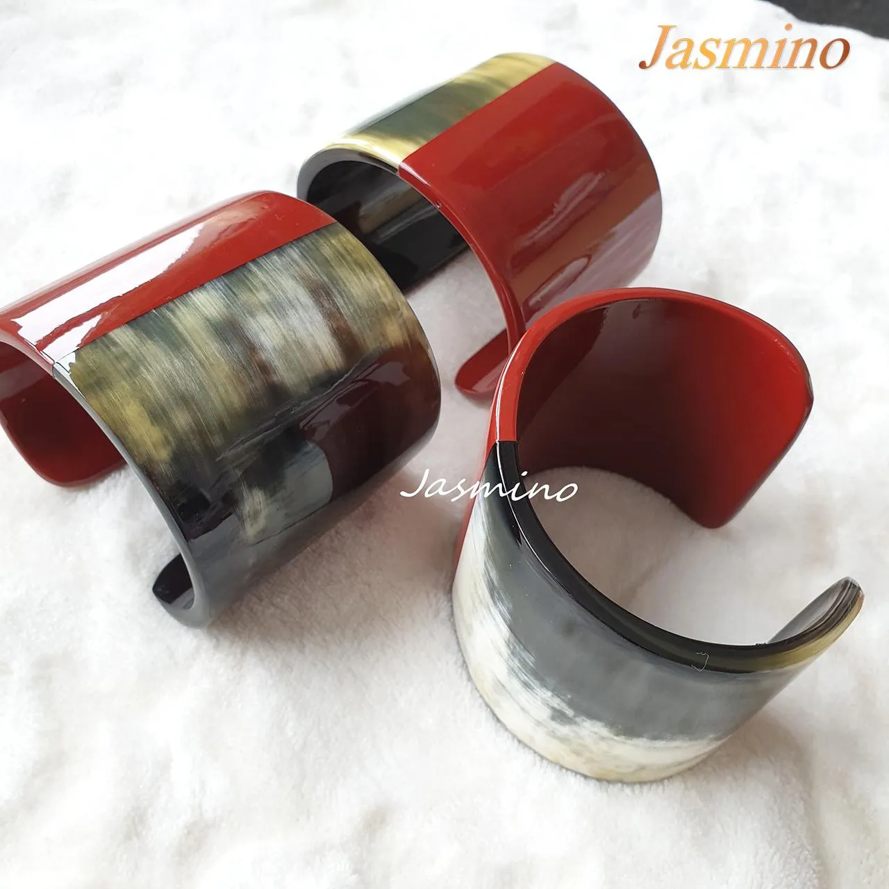 Handmade Bracelet J17610, Sources as Natural Buffalo Horn and Lacquer