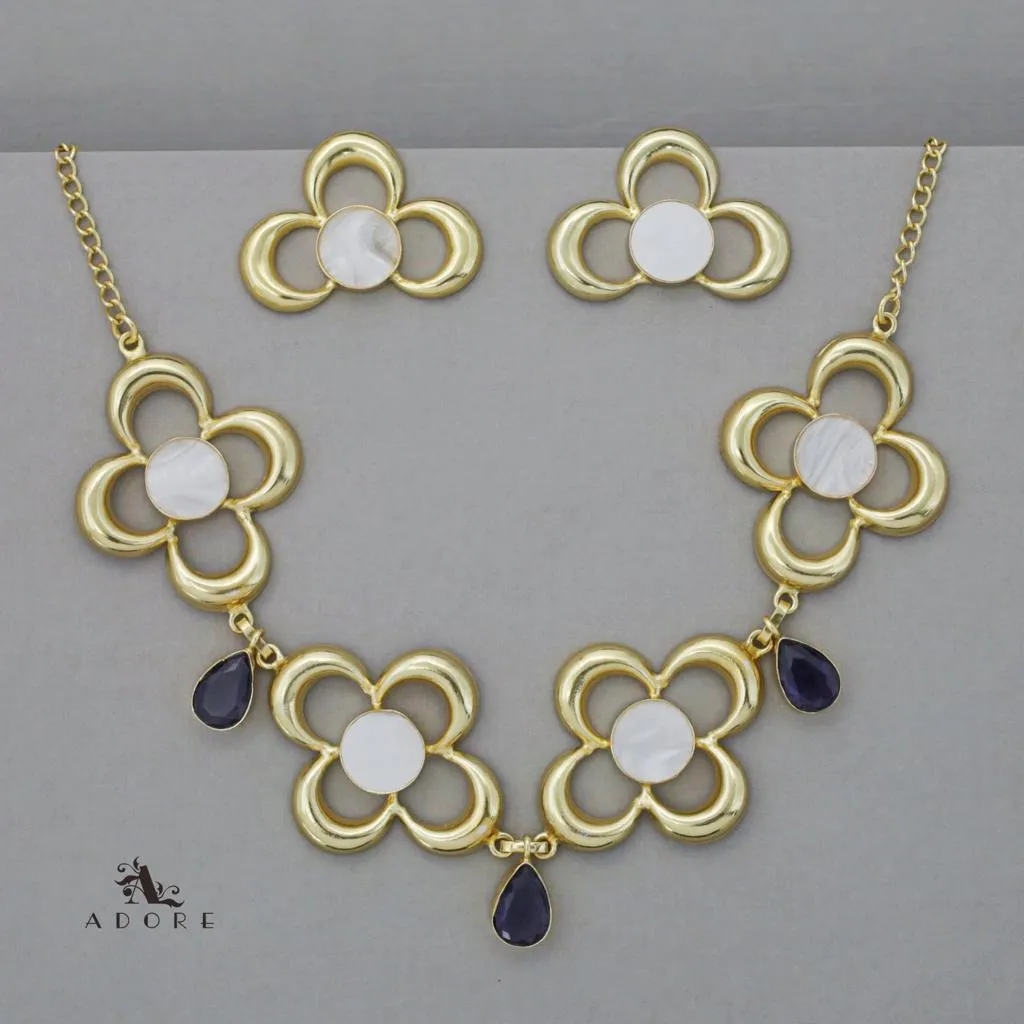 Lianna Glossy Flower MOP Choker