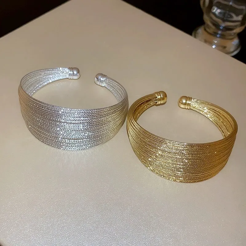 Metal alloy bracelet in gold silver color