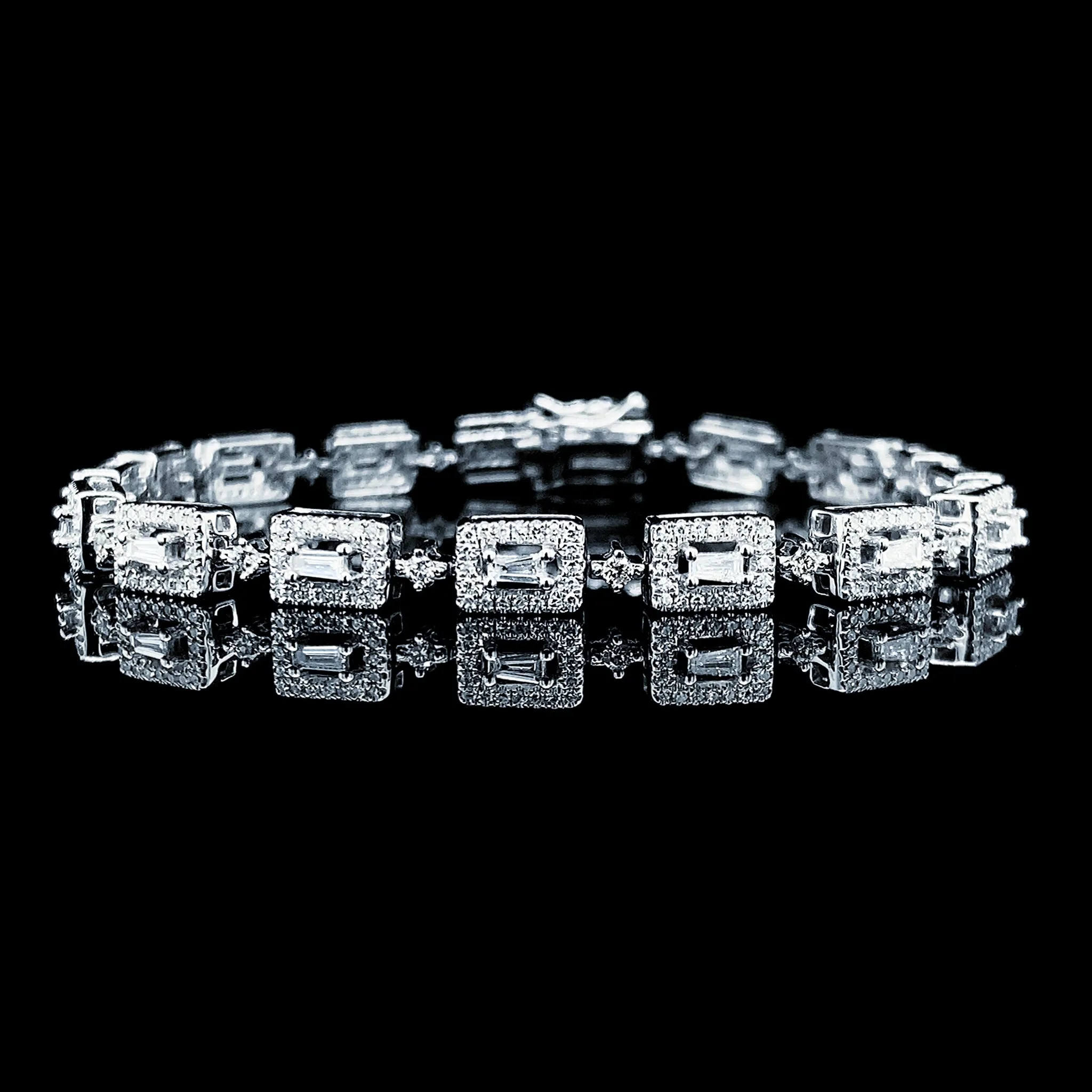 PREORDER | Emerald Baguette Tennis Diamond Bracelet 14kt