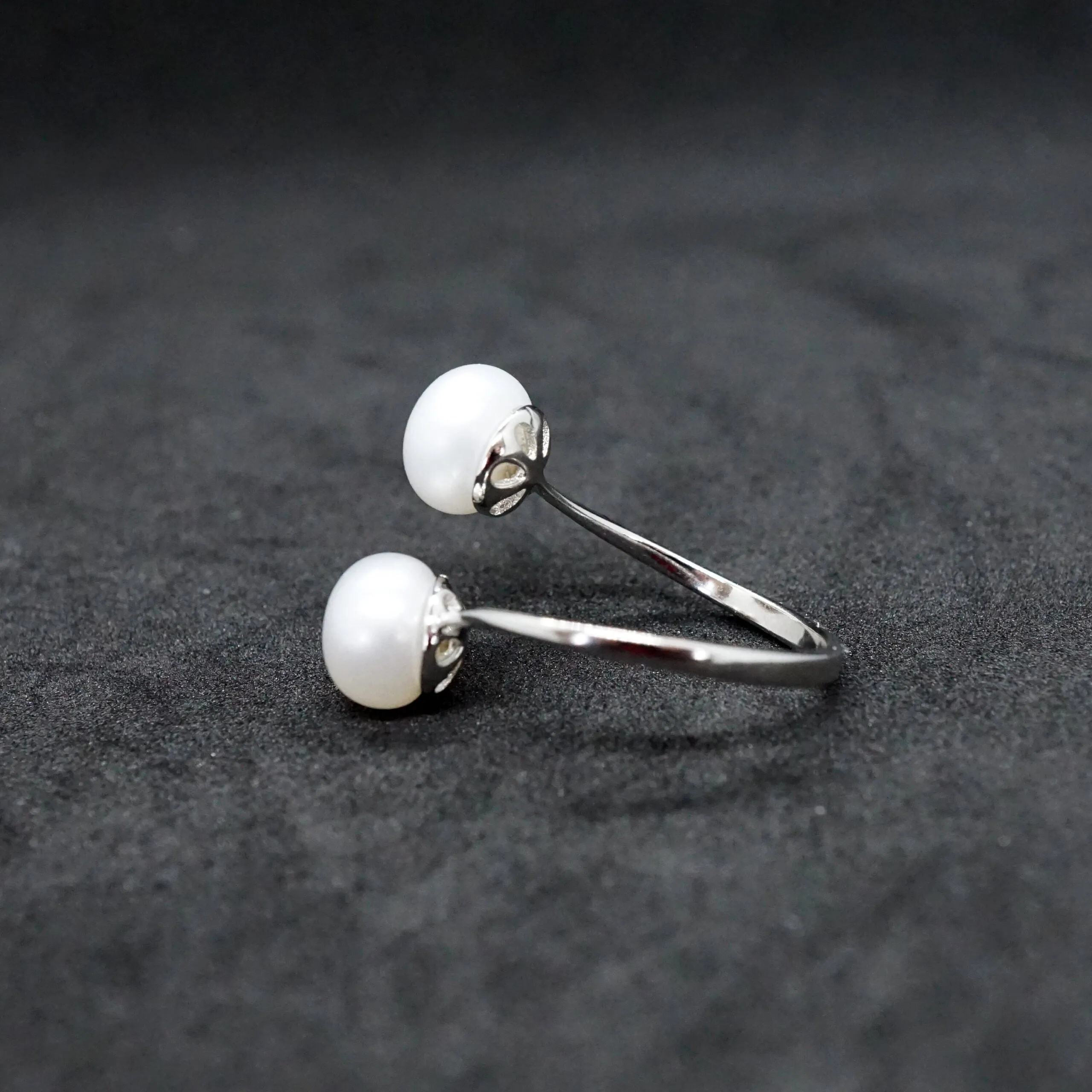 Ruby X - Adjustable double fresh water pearl silver ring
