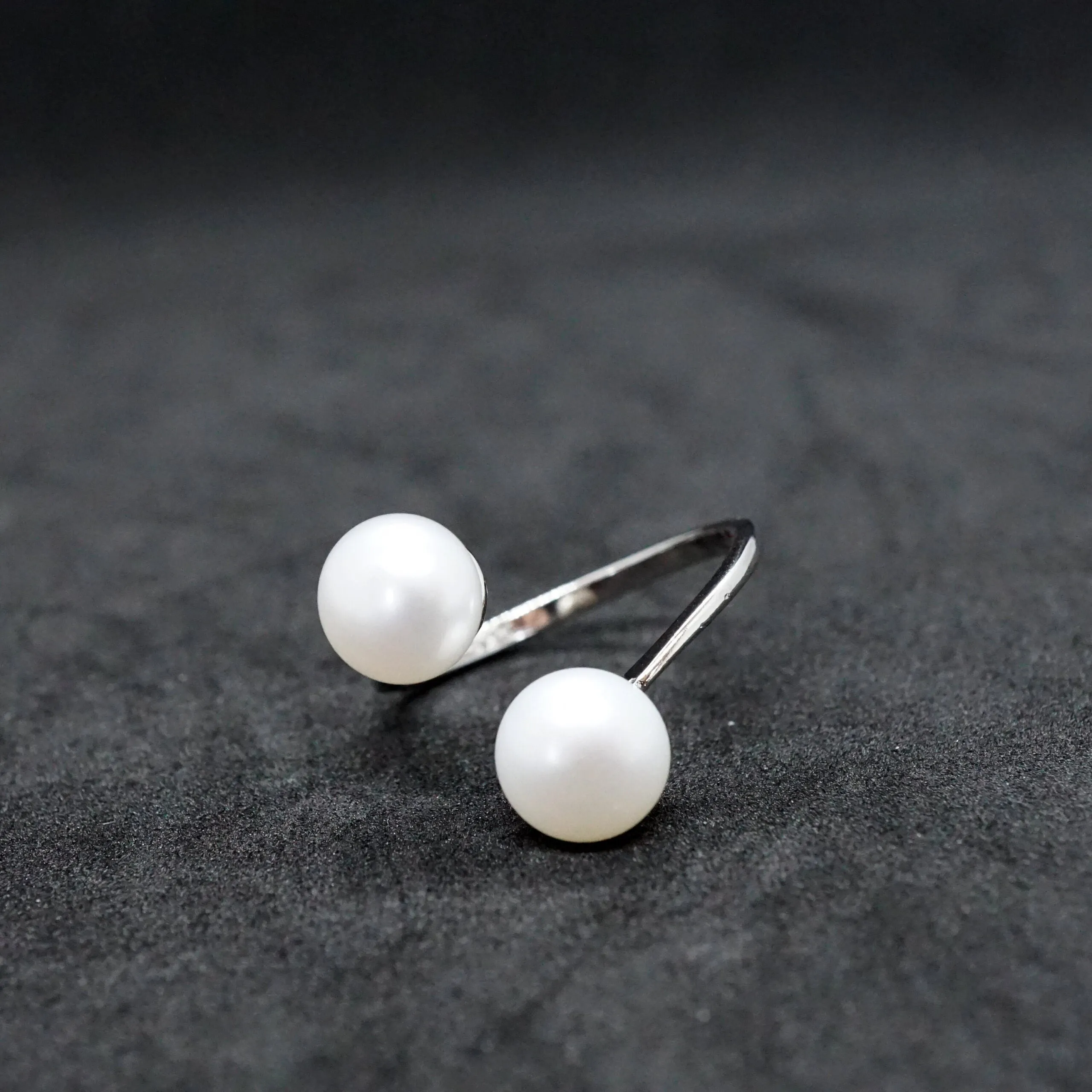 Ruby X - Adjustable double fresh water pearl silver ring
