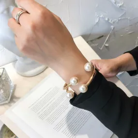 Sisslia Elegant Statement Pearl Gift Bracelet Women Fashion Alloy Cuff Bangle Irregular Semi-Opening Pearl Jewelry Bracelet