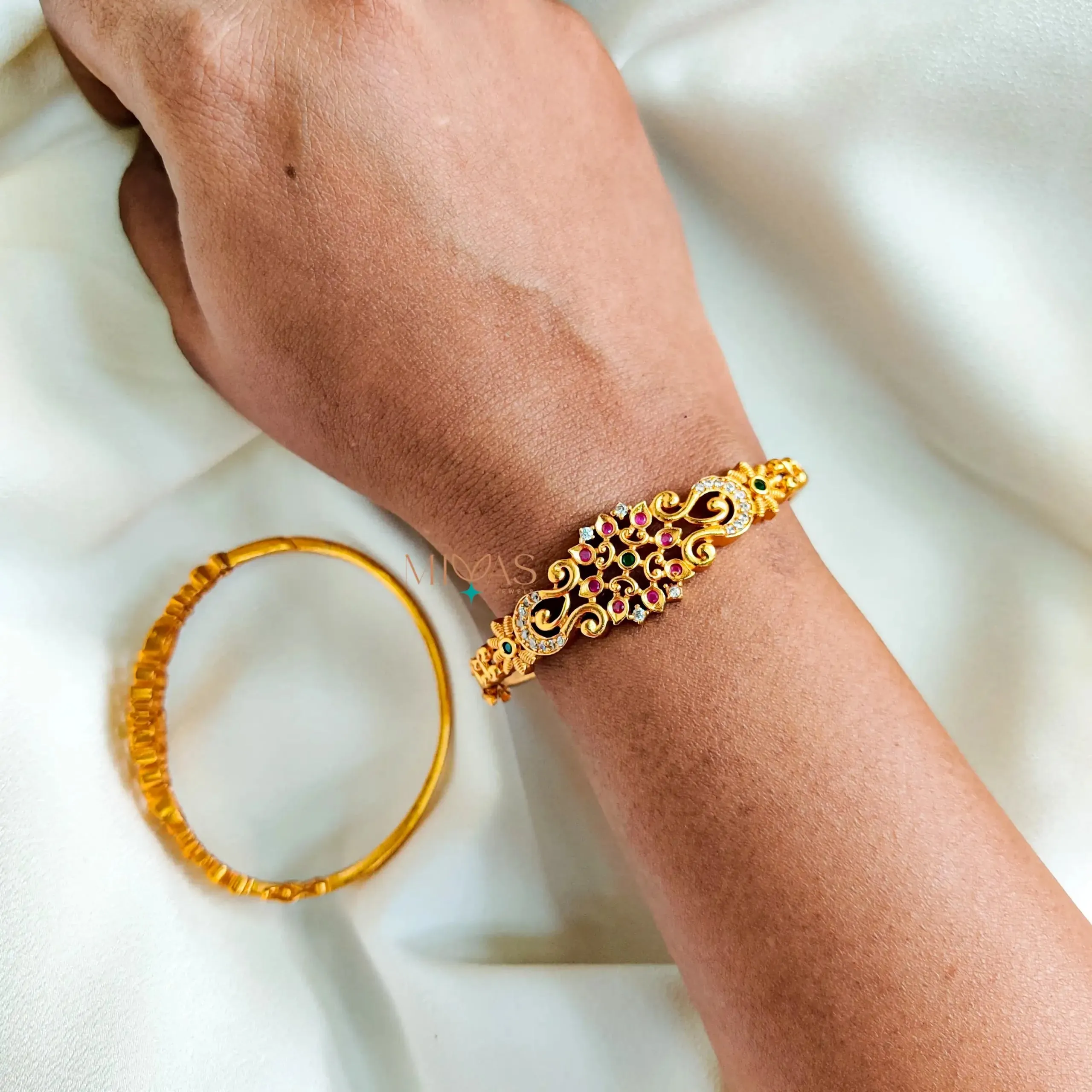 Zia - Bracelet Bangle